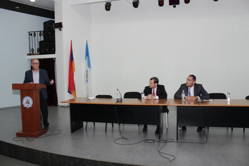 ԵՊԲՀ. «Ակտուալ հակաբիոտիկաթերապիա. նոր հնարավորություններ և մարտահրավերներ» խորագրով գիտագործնական կոնֆերանս ԵՊԲՀ-ում